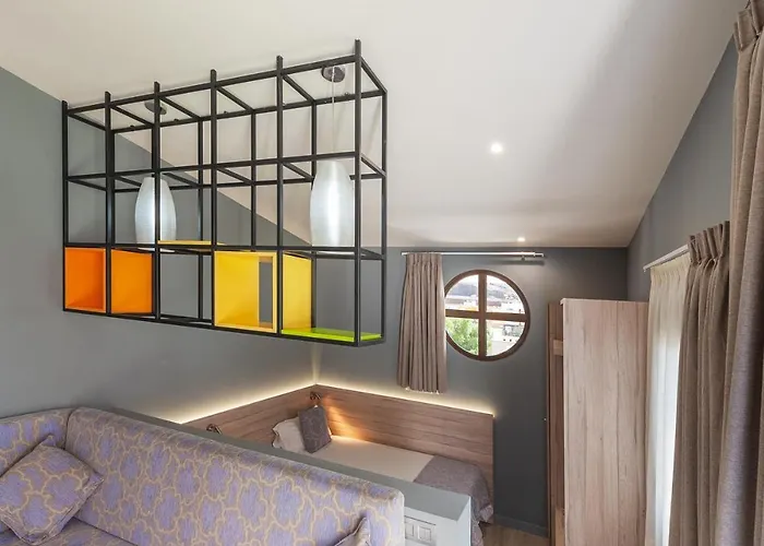 شقة Natalis مورو ذيل خابلِ